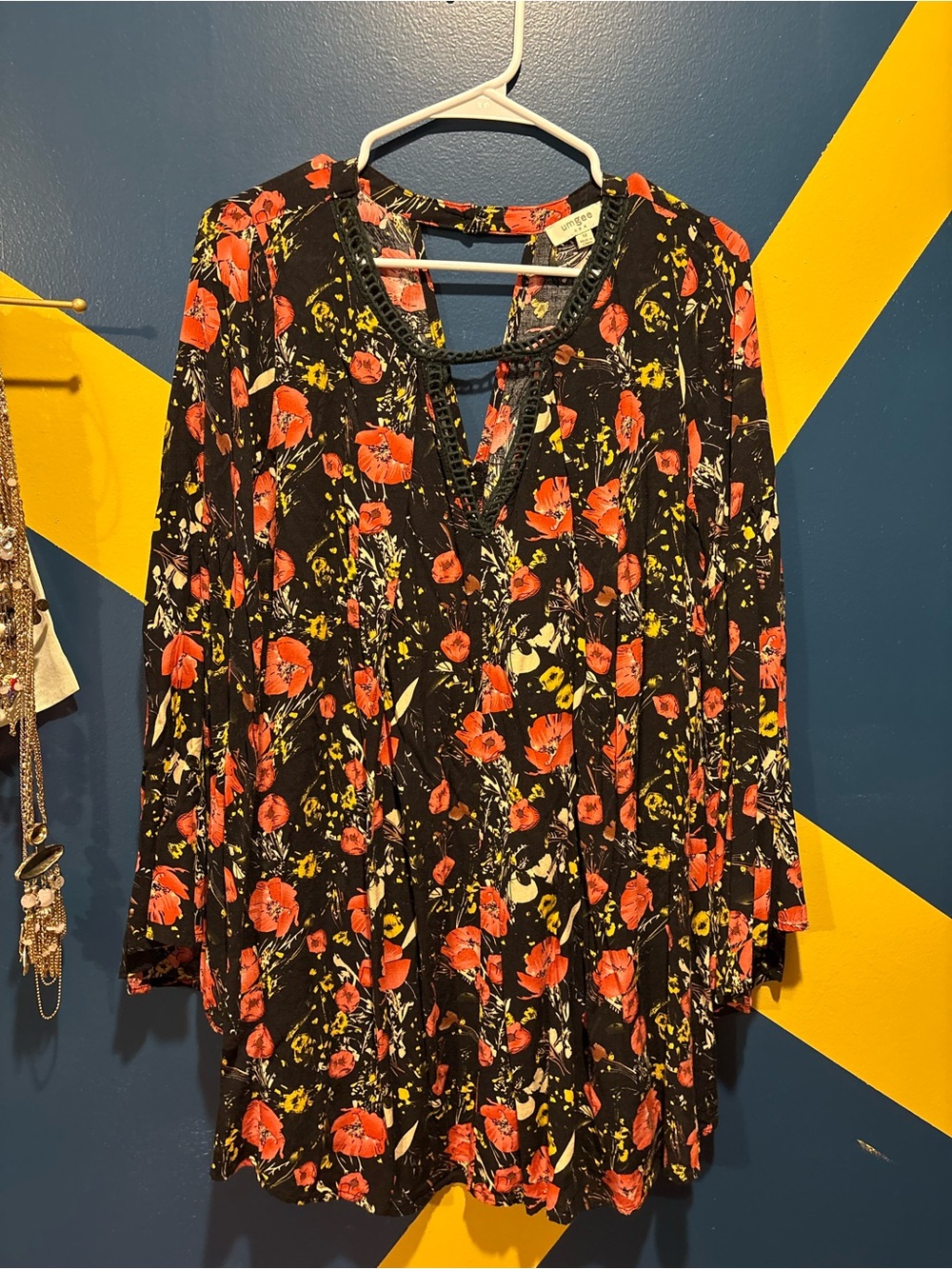 Umgee Black & Red Floral Bell Sleeve Choker Neck Boho Tunic Dress EUC
